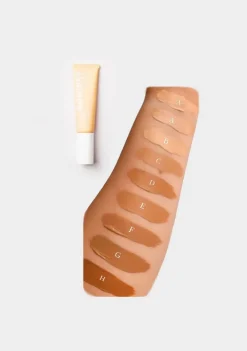 Hot Studio 7 Runway Room Face Base Foundation